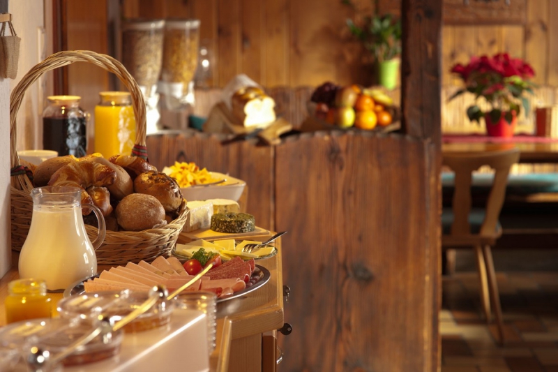 brasserie-CIPIERES-min_breakfast_buffet_food_restaurant_meal_hotel_plate_fresh-718745